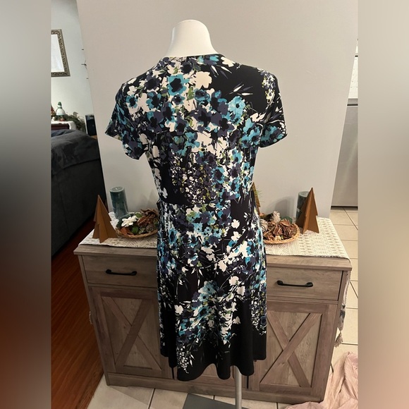 Apt 9 floral wrap dress - Picture 4 of 5